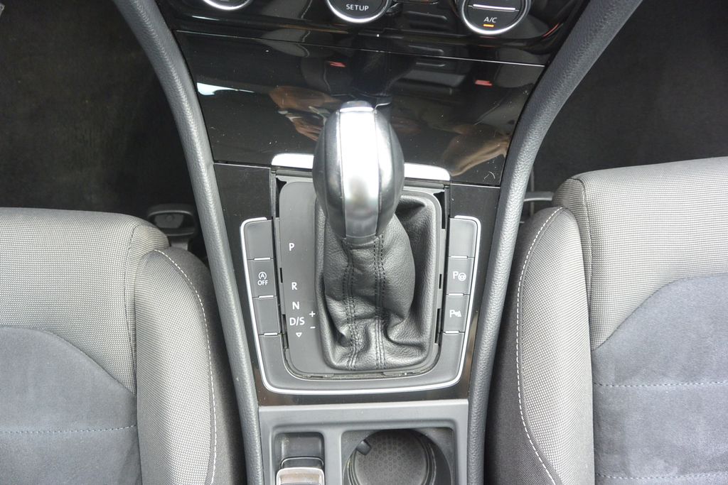 Volkswagen Golf 2.0TDi DSG 110kW