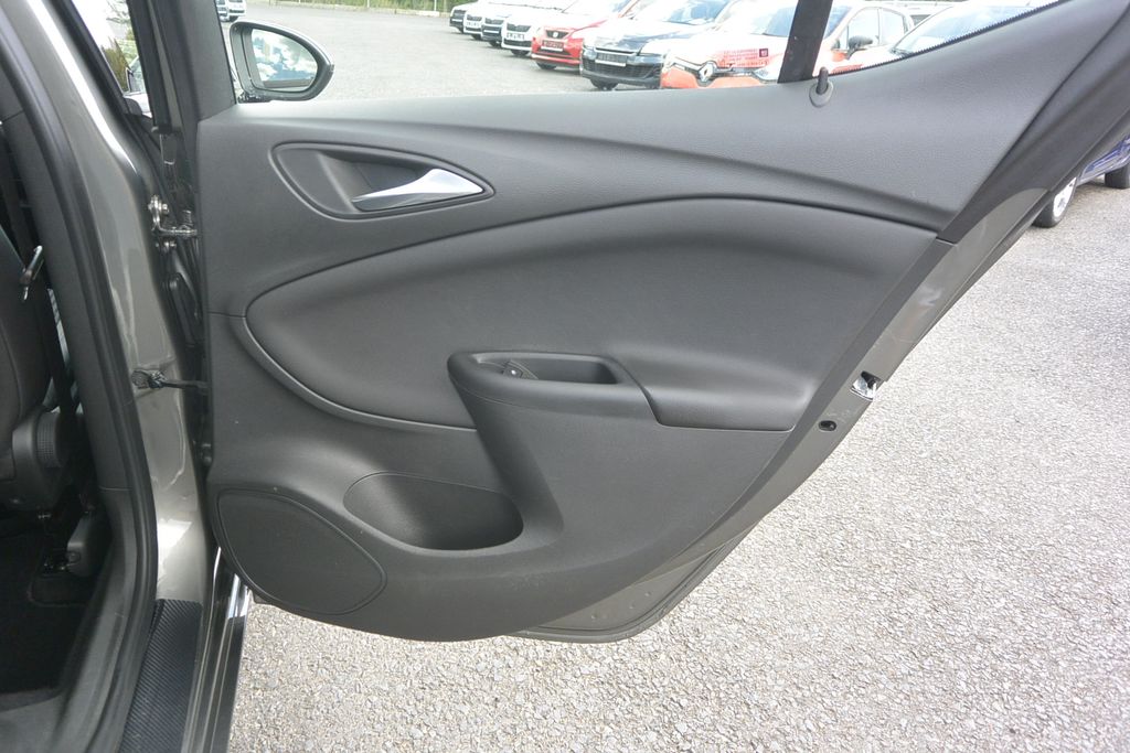 Opel Astra 1.2i 96kW