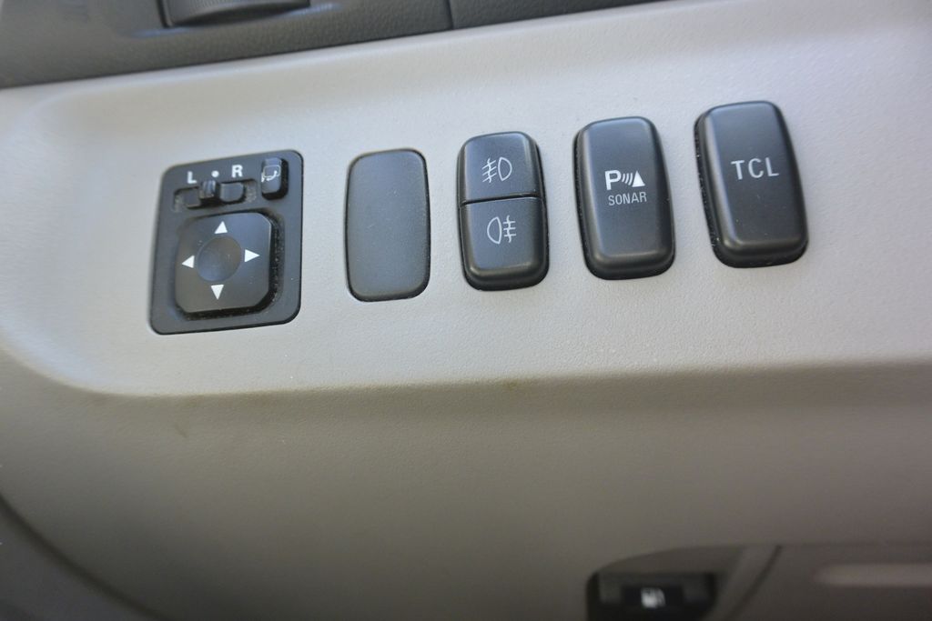 Mitsubishi Grandis 2.0DI-D 6míst
