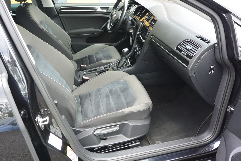 Volkswagen Golf 2.0TDi DSG 110kW
