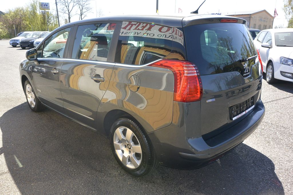 Peugeot 5008 1.6HDi 7míst * PANORAMA
