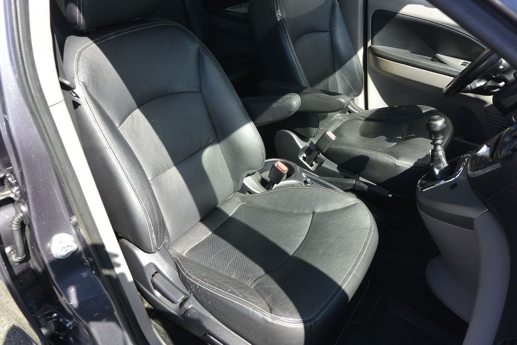 Mitsubishi Grandis 2.0DI-D 6míst