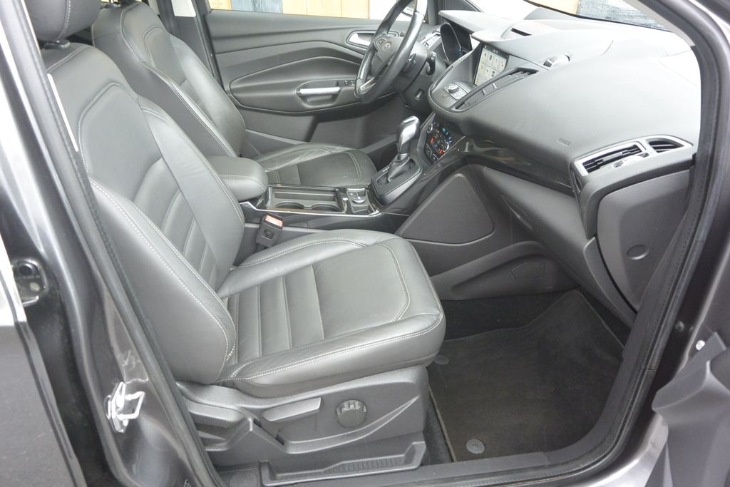 Ford Kuga 2.0TDCi 4×4 AT  Titanium 132kW
