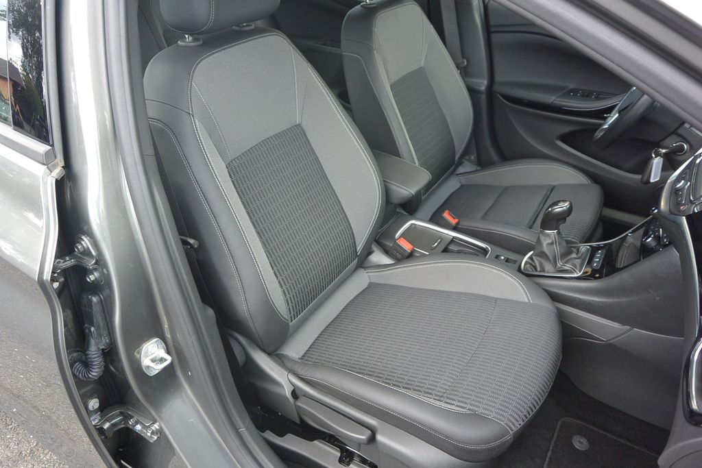 Opel Astra 1.2i 96kW
