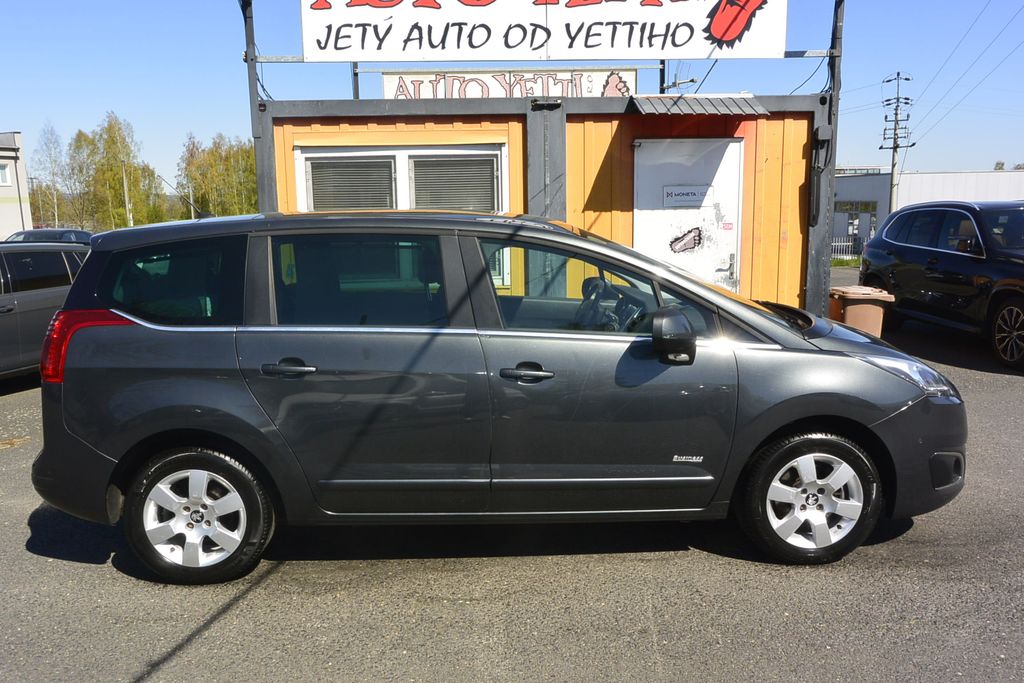 Peugeot 5008 1.6HDi 7míst * PANORAMA