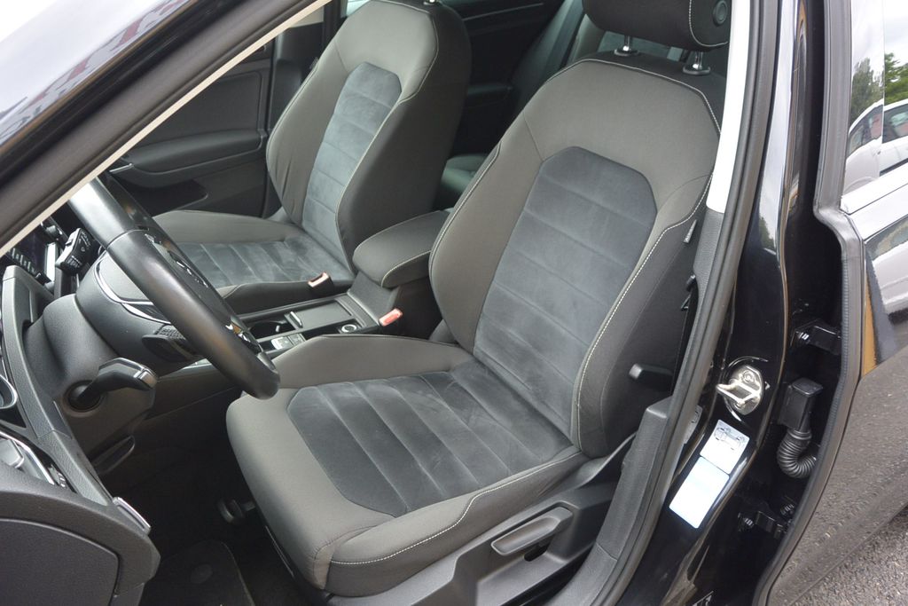 Volkswagen Golf 2.0TDi DSG 110kW