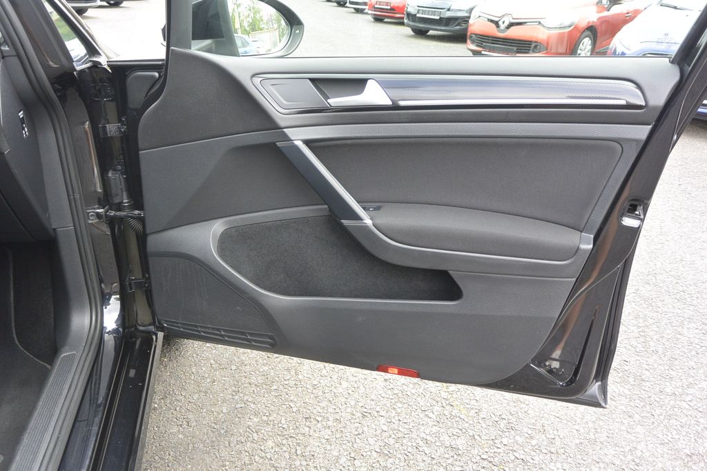 Volkswagen Golf 2.0TDi DSG 110kW