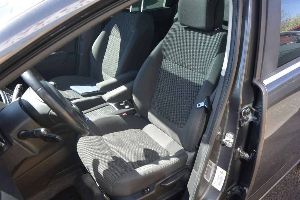 Peugeot 5008 1.6HDi 7míst * PANORAMA