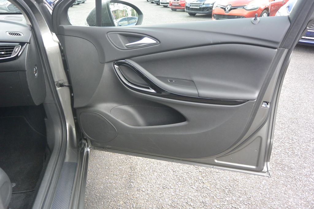 Opel Astra 1.2i 96kW