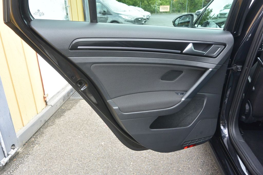 Volkswagen Golf 2.0TDi DSG 110kW