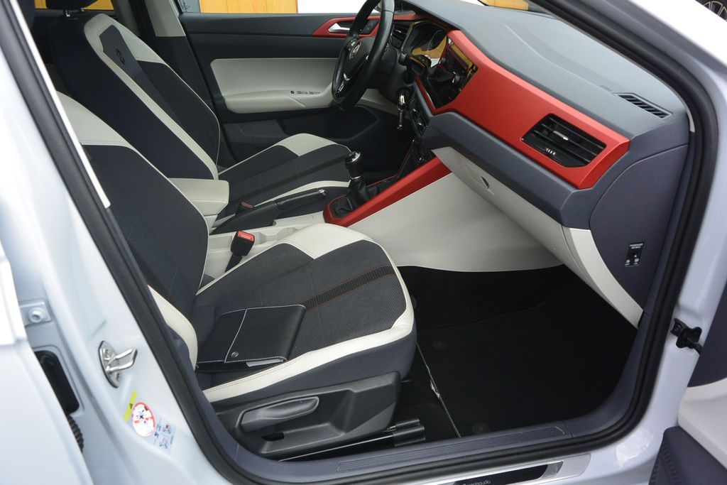 Volkswagen Polo 1.0TSi BEATSAUDIO 70kW