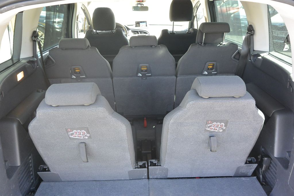 Peugeot 5008 1.6HDi 7míst * PANORAMA