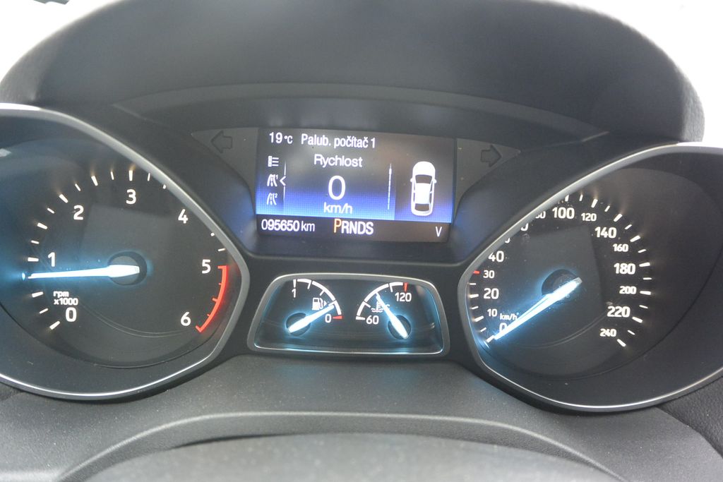 Ford Kuga 2.0TDCi 4×4 AT  Titanium 132kW