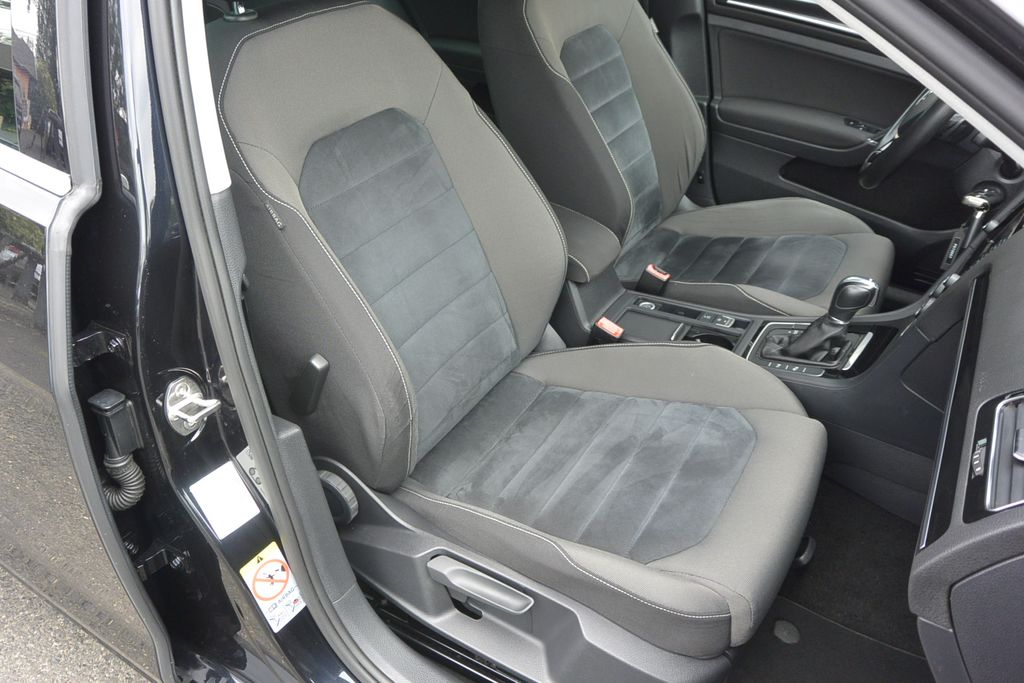 Volkswagen Golf 2.0TDi DSG 110kW