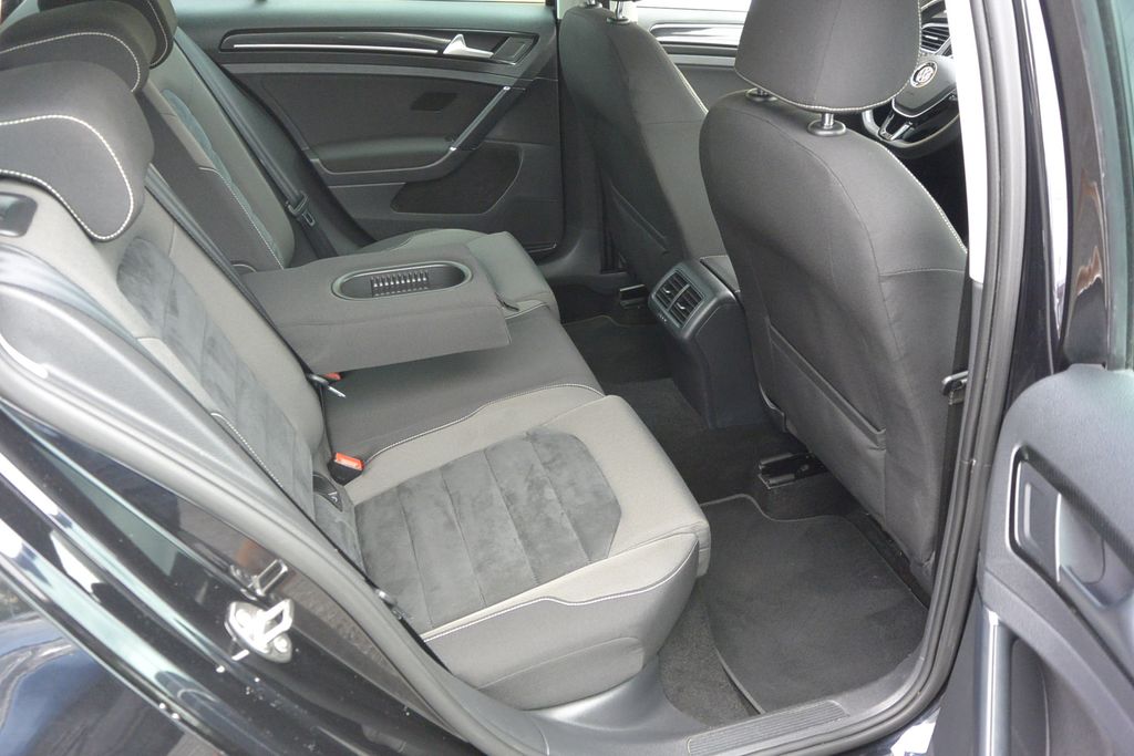 Volkswagen Golf 2.0TDi DSG 110kW