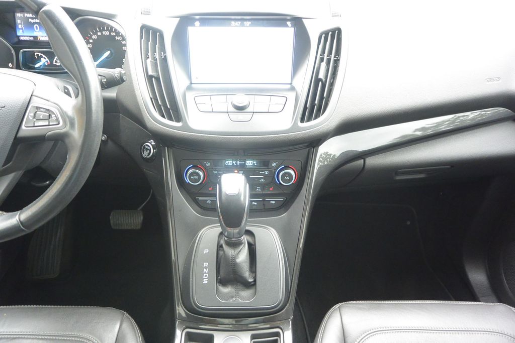 Ford Kuga 2.0TDCi 4×4 AT  Titanium 132kW