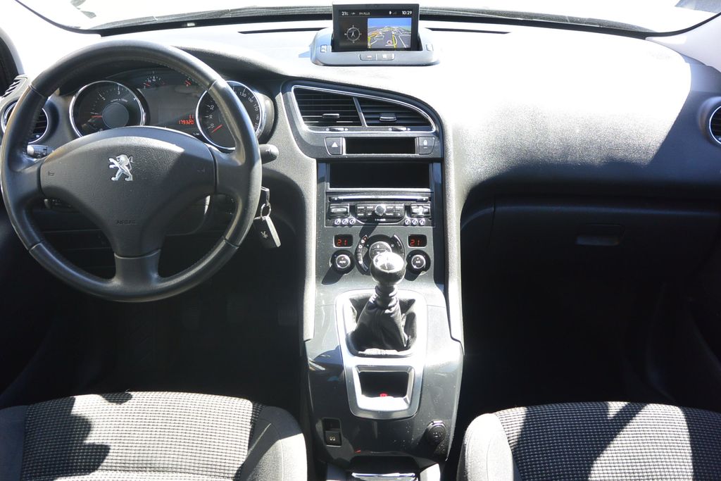 Peugeot 5008 1.6HDi 7míst * PANORAMA