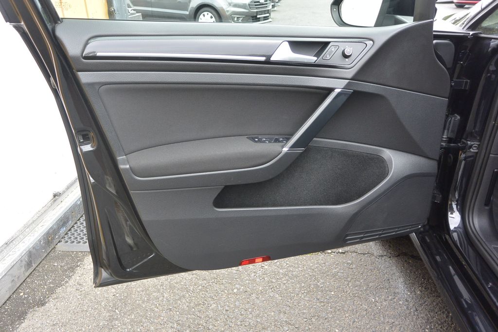Volkswagen Golf 2.0TDi DSG 110kW