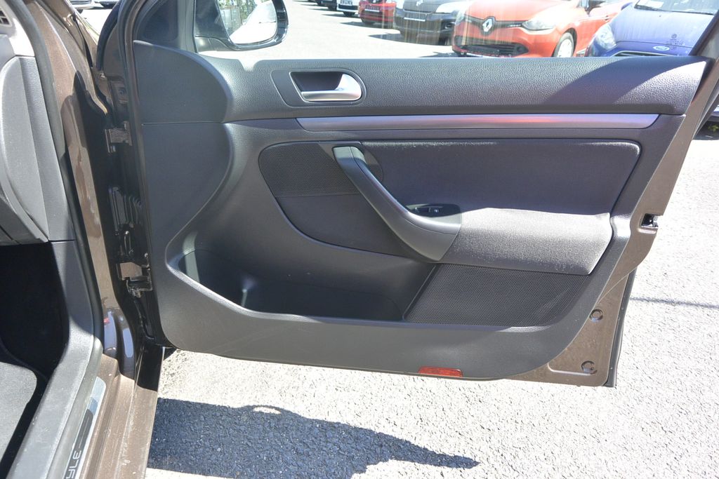 Volkswagen Golf 1.2TSi STYLE *PANO*NAVI
