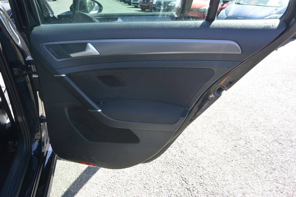 Volkswagen Golf 1.6TDi 81kW *ROZVODY*BRZDY