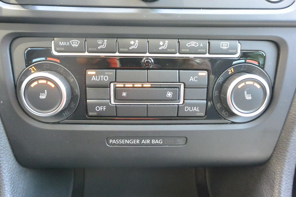 Volkswagen Golf 1.2TSi STYLE *PANO*NAVI