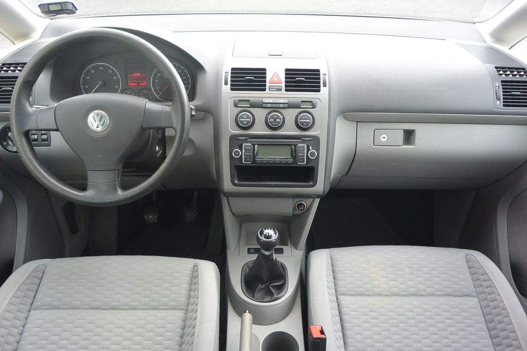 Volkswagen Touran 1.4TSi 7míst