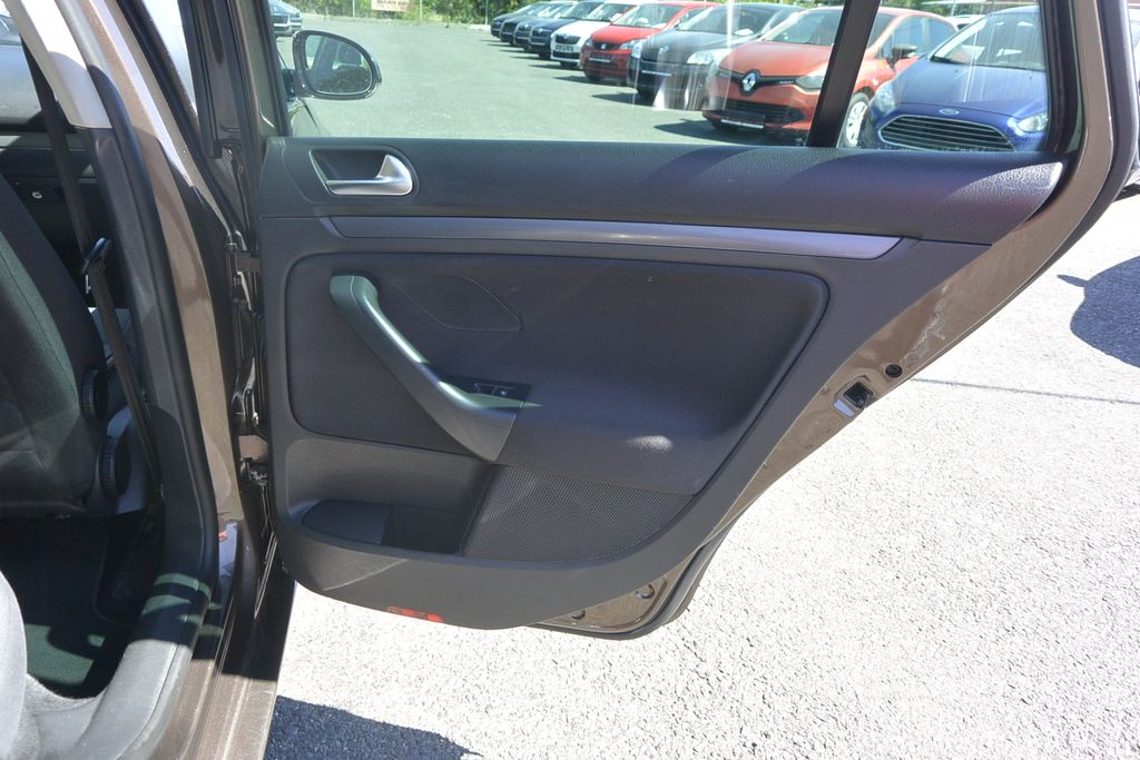 Volkswagen Golf 1.2TSi STYLE *PANO*NAVI