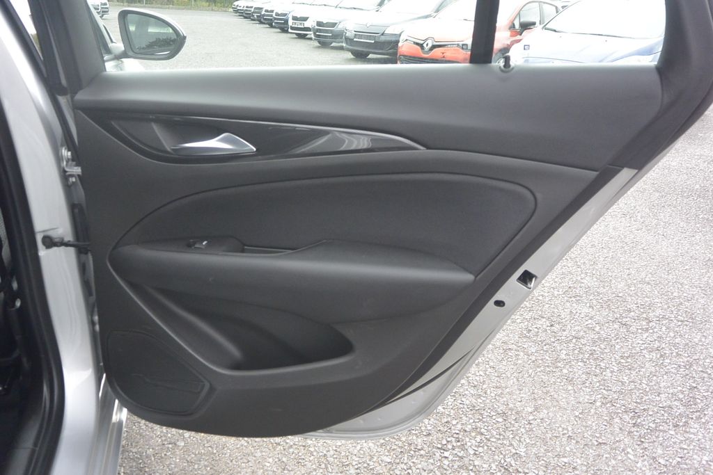 Opel Insignia 2.0CDTi 128kW*AT*NAVI