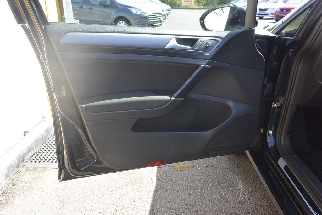 Volkswagen Golf 1.6TDi 81kW *ROZVODY*BRZDY