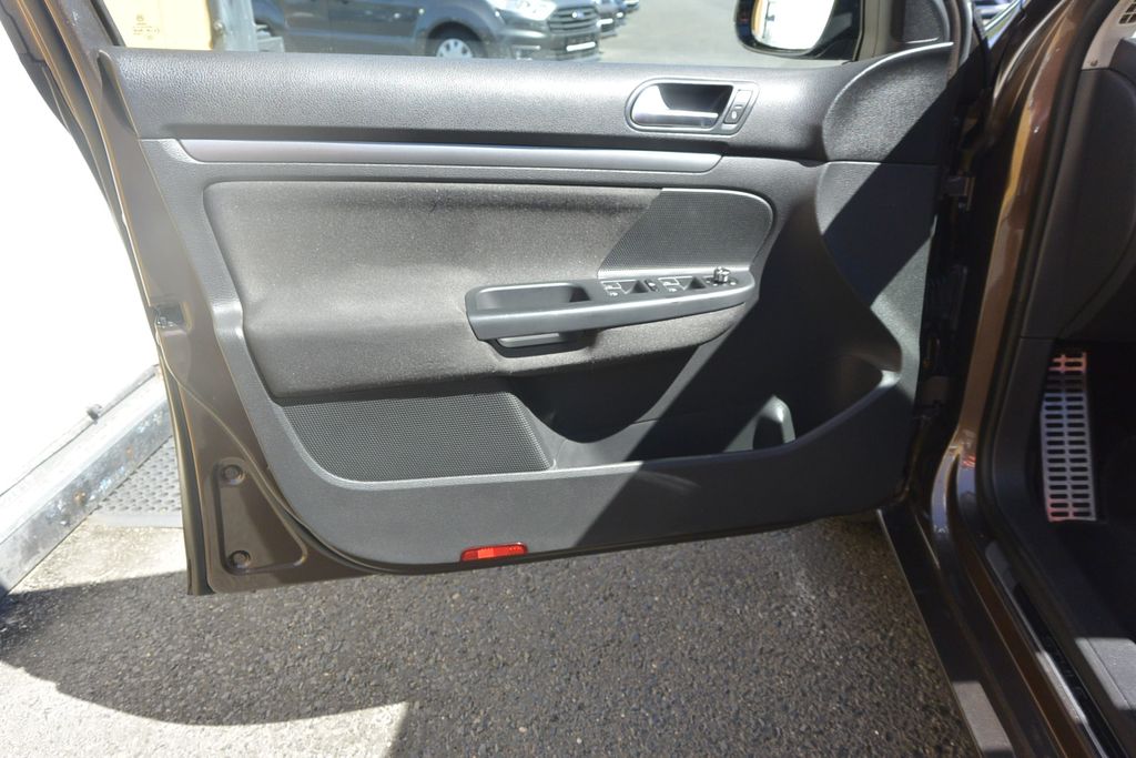 Volkswagen Golf 1.2TSi STYLE *PANO*NAVI