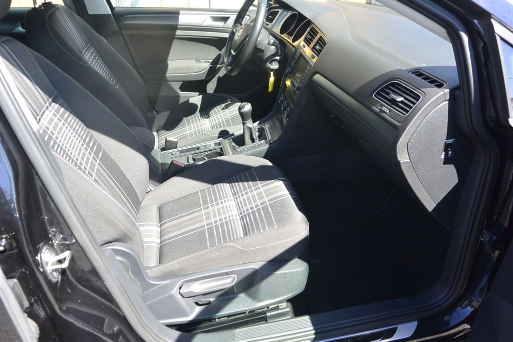 Volkswagen Golf 1.6TDi 81kW *ROZVODY*BRZDY
