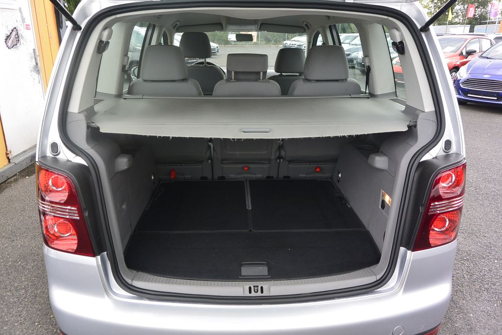 Volkswagen Touran 1.4TSi 7míst