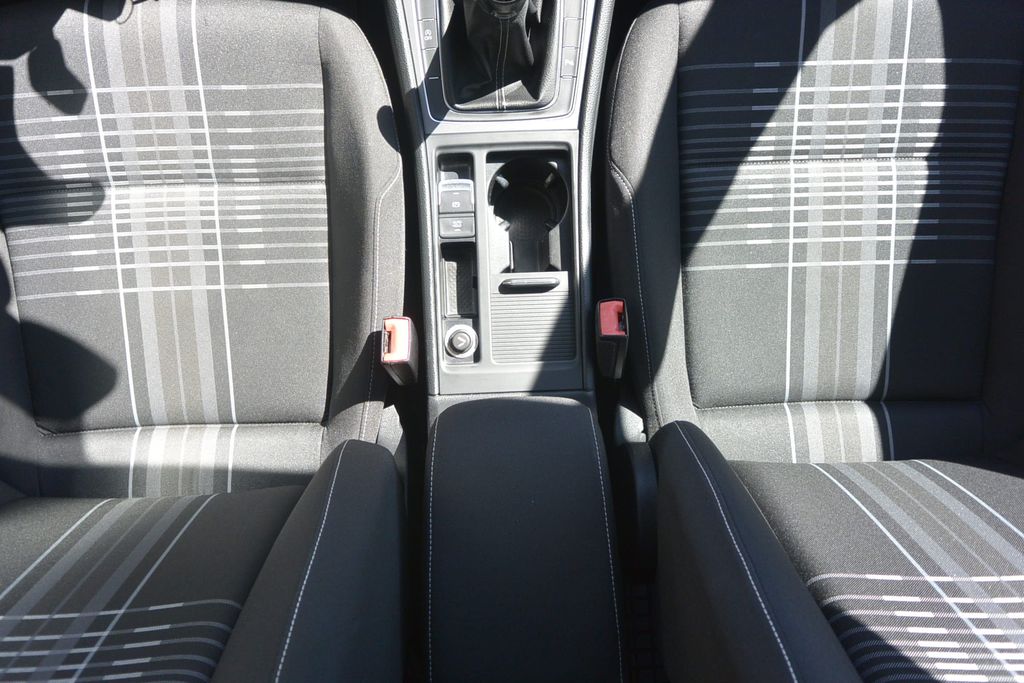 Volkswagen Golf 1.6TDi 81kW *ROZVODY*BRZDY