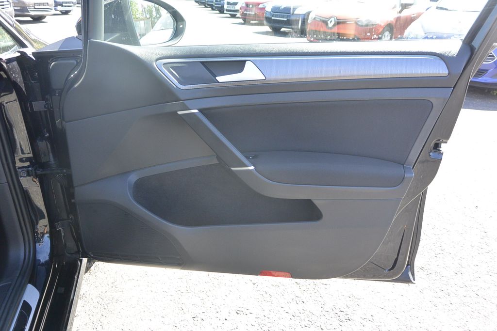Volkswagen Golf 1.6TDi 81kW *ROZVODY*BRZDY