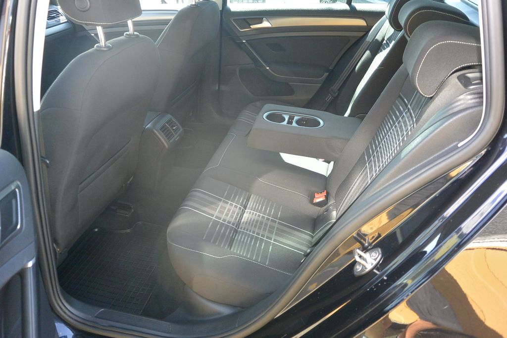 Volkswagen Golf 1.6TDi 81kW *ROZVODY*BRZDY
