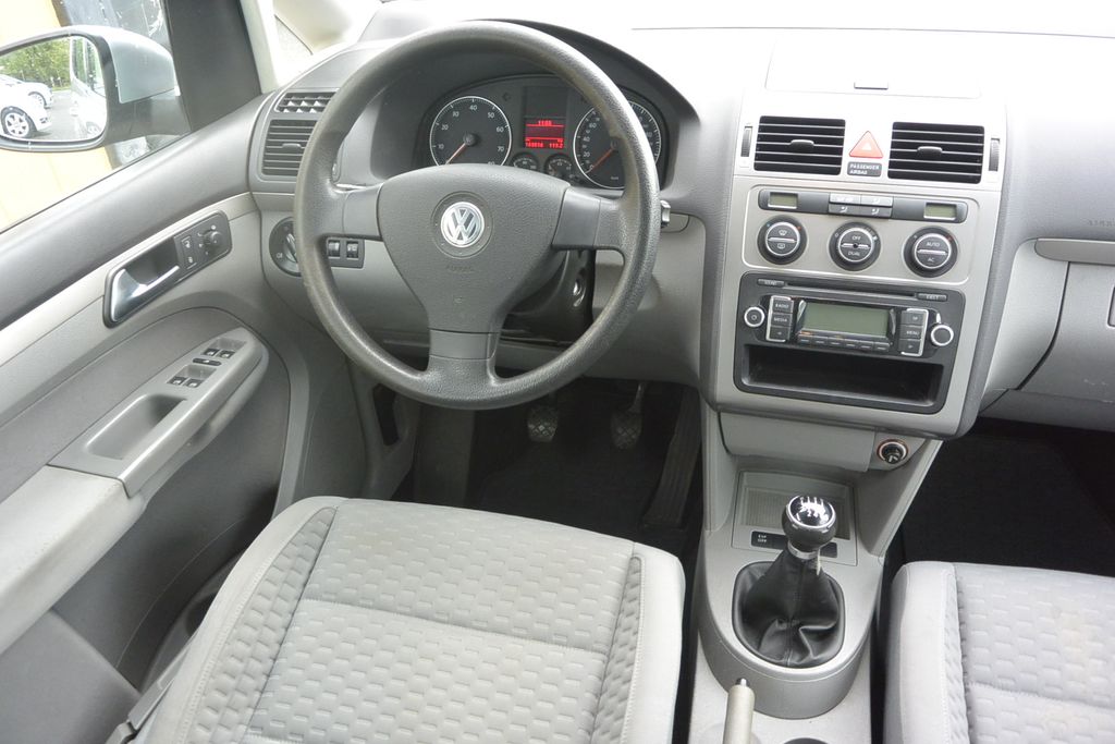 Volkswagen Touran 1.4TSi 7míst