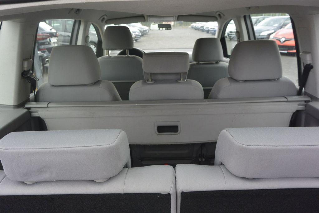 Volkswagen Touran 1.4TSi 7míst