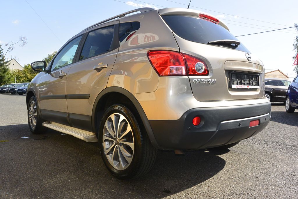Nissan Qashqai 2.0CDTi 4WD WEBASTO * NAVI * PANO