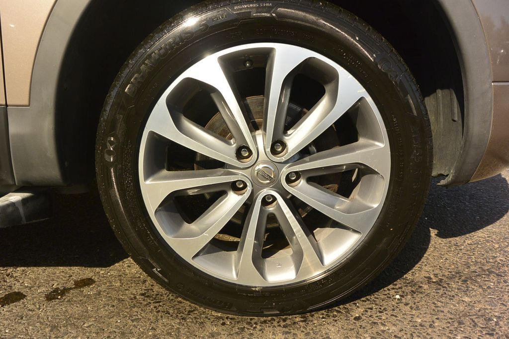 Nissan Qashqai 2.0CDTi 4WD WEBASTO * NAVI * PANO