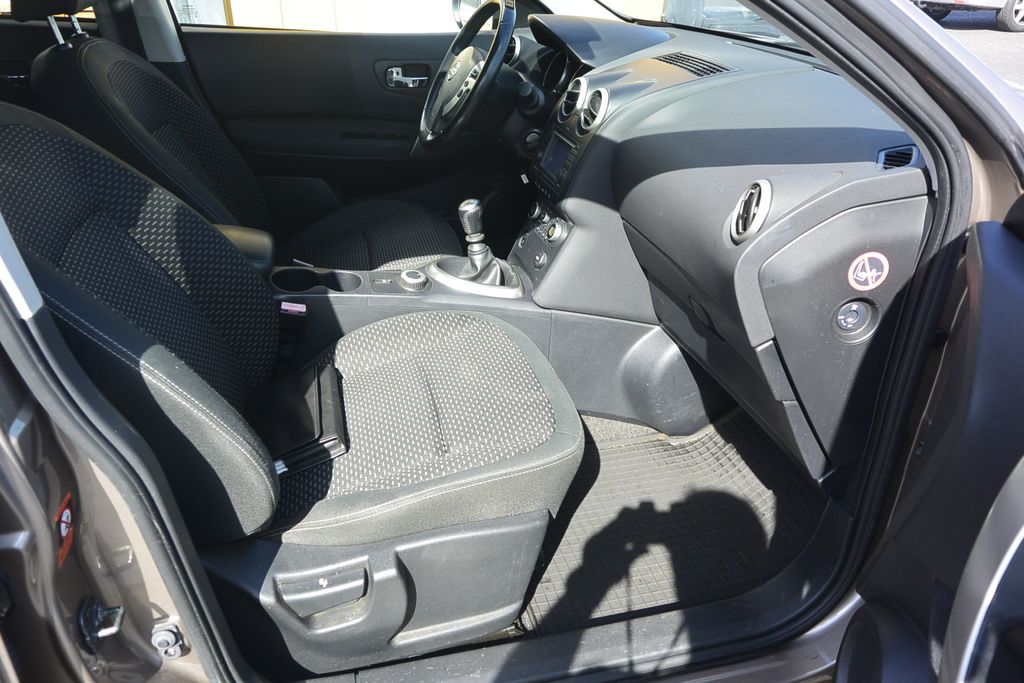 Nissan Qashqai 2.0CDTi 4WD WEBASTO * NAVI * PANO