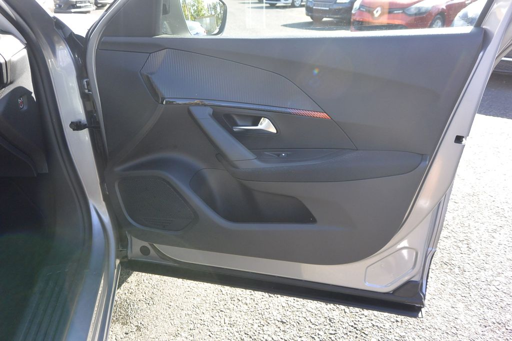 Peugeot 2008 1.2 PureTech 1.maj.ČR