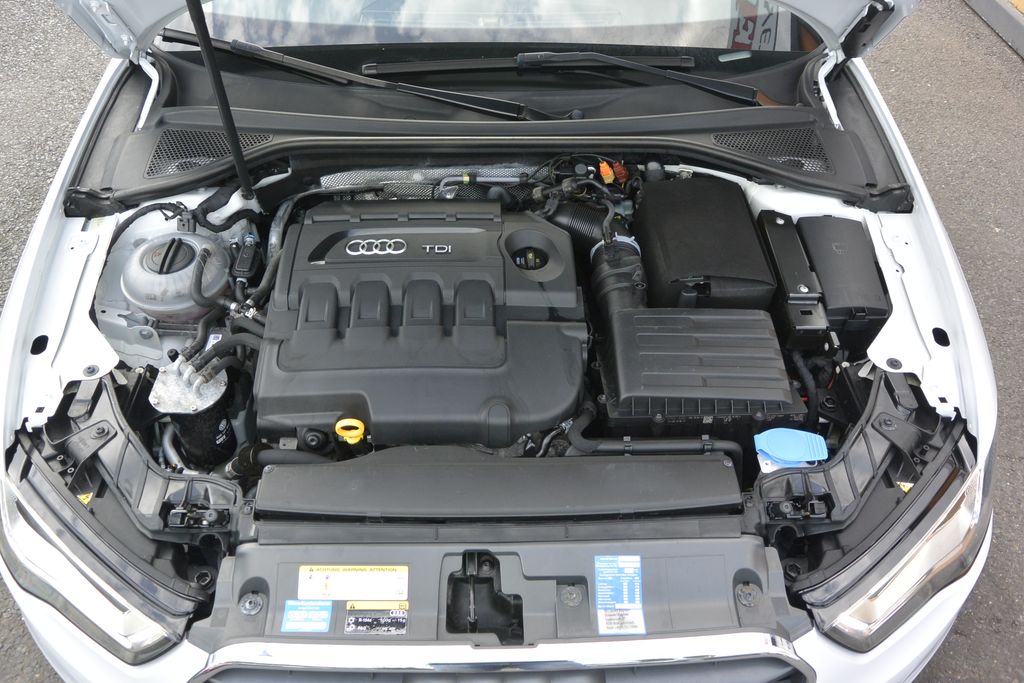 Audi A3 2.0TDi Spotback 110kW Xenon