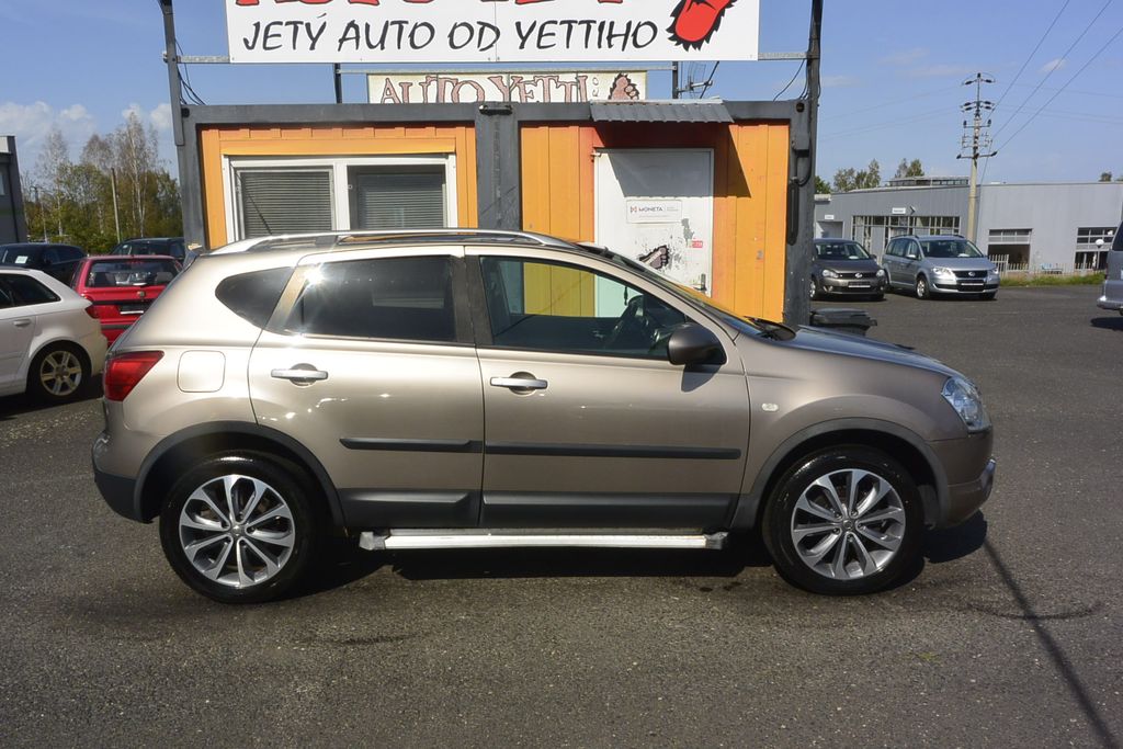 Nissan Qashqai 2.0CDTi 4WD WEBASTO * NAVI * PANO