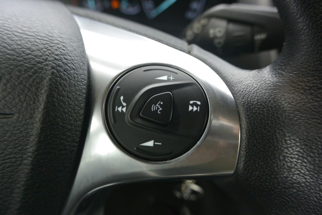 Ford Tourneo Connect 1.5TDCi 88kW LUXUS výbava i stav