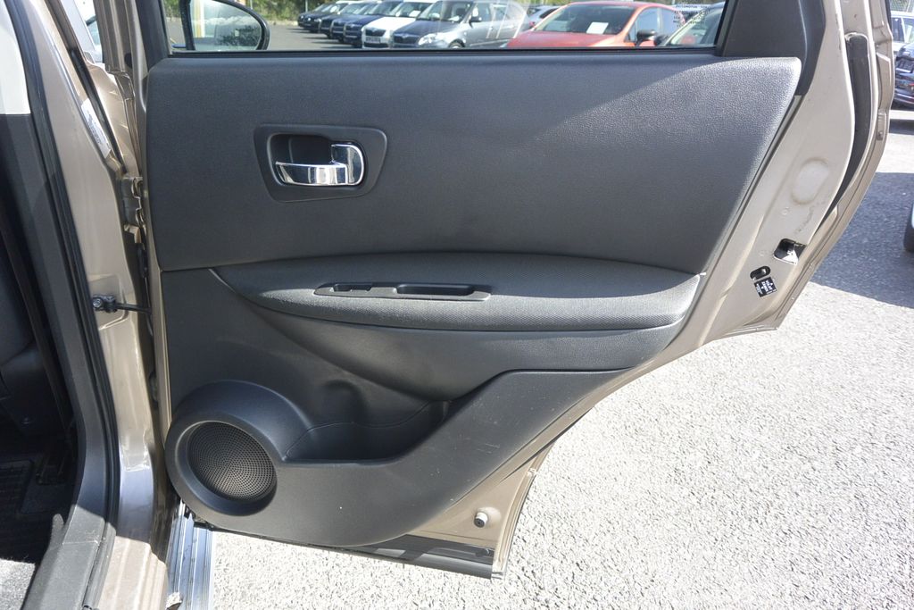Nissan Qashqai 2.0CDTi 4WD WEBASTO * NAVI * PANO
