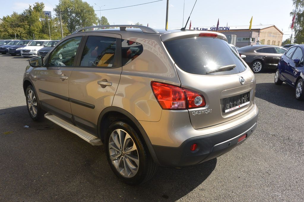Nissan Qashqai 2.0CDTi 4WD WEBASTO * NAVI * PANO