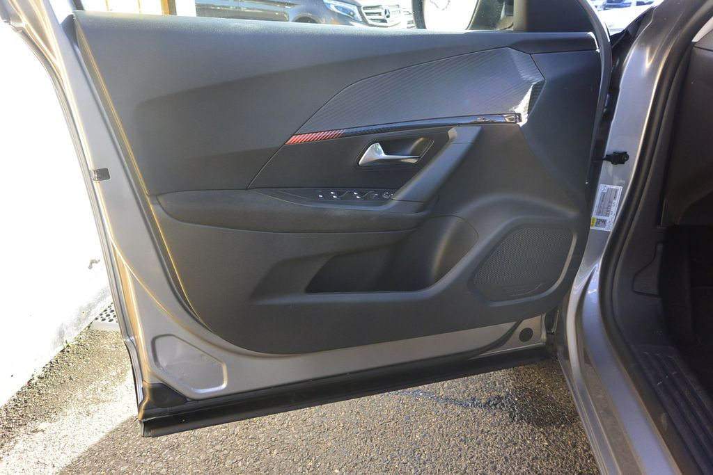 Peugeot 2008 1.2 PureTech 1.maj.ČR