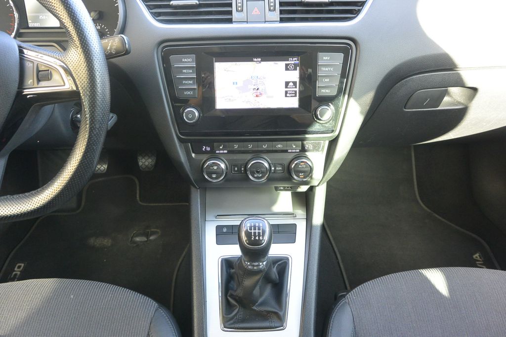 Škoda Octavia 2.0TDi ELEGANCE * WEBASTO