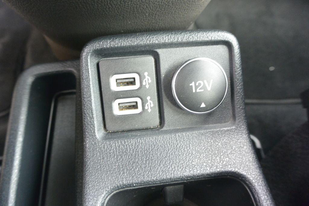 Ford Tourneo Connect 1.5TDCi 88kW LUXUS výbava i stav