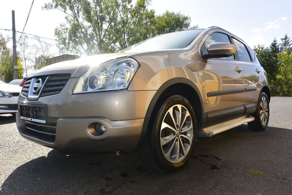 Nissan Qashqai 2.0CDTi 4WD WEBASTO * NAVI * PANO